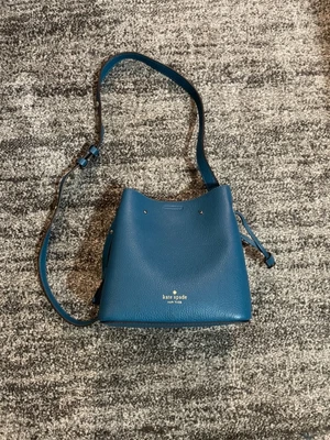 $120 • Buy Kate Spade Blue/Navy Cross Body Bag Leather (unused)