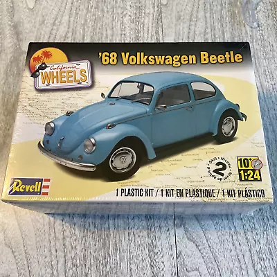 REVELL 1/24 Beetle VW Bug 1968 VOLKSWAGEN MODEL KIT Great Engine Detail 85-4192 • $23.50