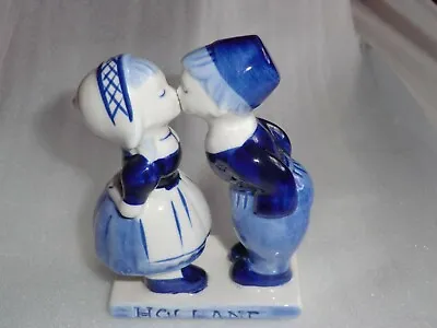 £6 • Buy Adorable Ceramic Dutch Young Girl & Boy Embracing Blue & White Handpainted