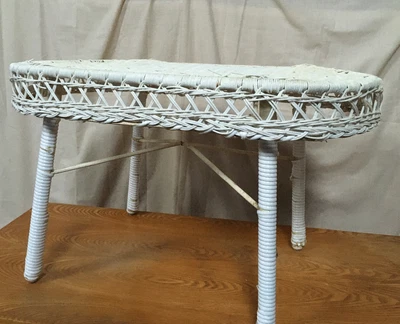 £15 • Buy Vintage White Wicker Rattan Side Coffee Table Metal Frame