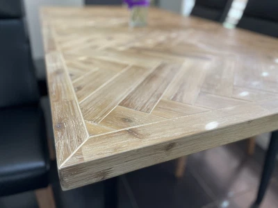 $700 • Buy Woden 6 Seater Dining Table Near New