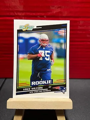 2004 Score Glossy #389 Vince Wilfork Rookie Parallel • $5.95