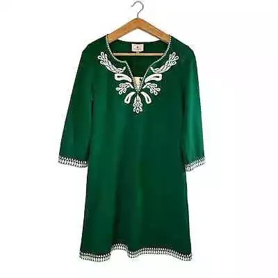 Tuckernuck Miguelina Mini Dress Sz S Green White Embroidery Shift V Neck Preppy • $55