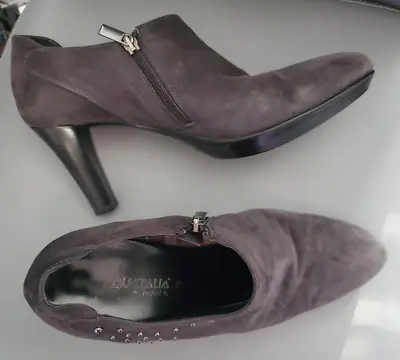 Aquatalia Vera Gomma Gray Suede Leather Heeled Booties Shoes Sz 10 • $35