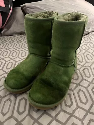 UGG Women's Classic Short II Suede Boot Green Warm Fur Flat Bottom Size 6 US • $15