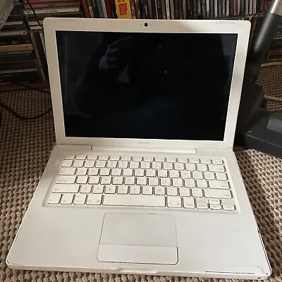 Apple MacBook White Spares Or Repairs • £20