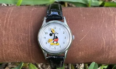 Vintage  Disney Mickey Mouse Lorus Watch V515-6080 A1 - Running • $19.99