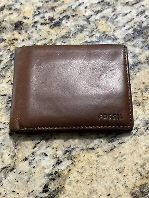 Vintage Men’s Fossil Wallet Brown  • $21