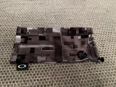 $11 • Buy Oakley Microfiber Bag Moto Gp 75 Frogskin Rare Collector