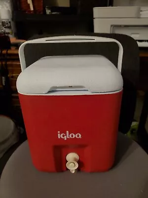 Vtg Igloo One Gallon Beverage Ice Cooler Water Drink Jug Spigot Red • $25