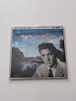 ELVIS PRESLEY  Peace In The Valley  Vinyl 45 Record In Photo Sleeve VG+ W3546 • $0.99