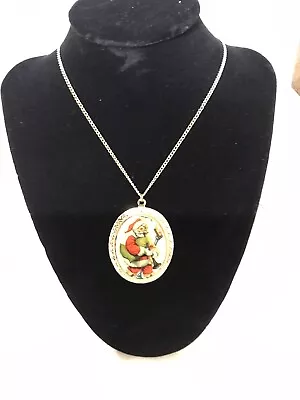 Vtg XMAS Santa Claus Gold Tone Pendant Cameo Bagpipe Necklace. #179 • $8.46