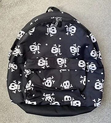£9 • Buy Trespass Black And White Skull Design Backpack - Excellent Condition - Used Once