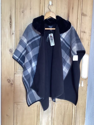 £2.50 • Buy Eivissa Women’s Black, Grey And Cream Warm Cape With Faux Fur Trim - One Size.