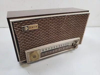Vintage Zenith AM-FM Radio Model: K725 - Tested • $39.99