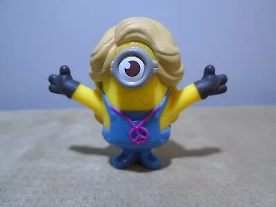 2019 Minions Rise Gru Minion With Peace Necklace Figure #2 Mcdonalds (md229) • $9.24