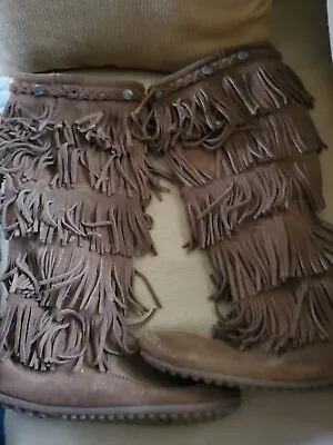 Minnetonka Moccasins Boots Fringe Size 7.5 • $30