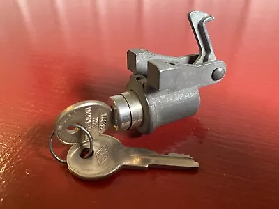 1941 Nash Glove Box Lock & Key Set • $24.99