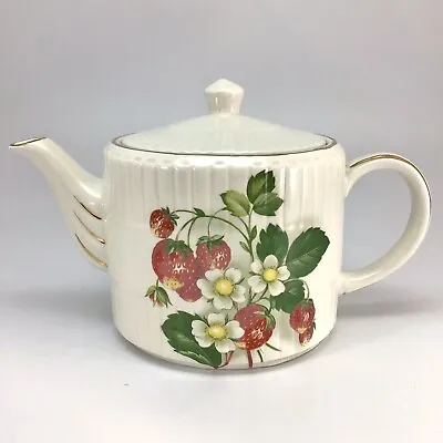 Ellgreave Teapot Strawberries Gold Trim 4 Cup Stoneware England Vintage • $14.99