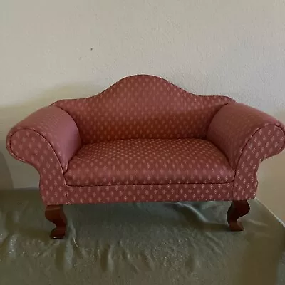 VTG.  AMERICAN GIRL Type DOLL QUEEN ANNE UPHOLSTERED And WOOD ARM SOFA 19x11.5” • $50