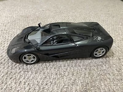 Minichamps - 1:18 - McLaren F1 Road Car (Gordon Murray Signed) • £200