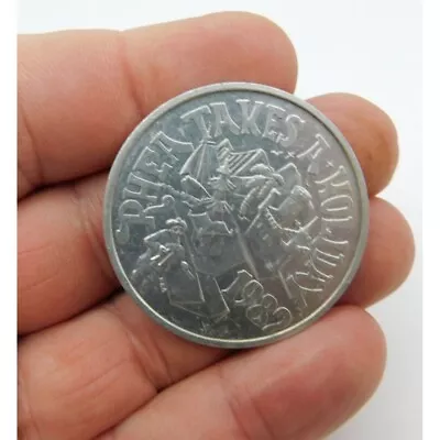 1982 RHEA TAKES A HOLIDAY Aluminum Mardi Gras Doubloon • $33.95