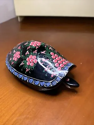 Black Laquer Turtle Trinket Box Figurine  Hand Painted Flowers Vintage Thailand • $11.39