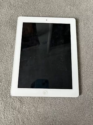 Apple IPad 2  16GB Wi-Fi White IOS Tablet With Cable • £0.99