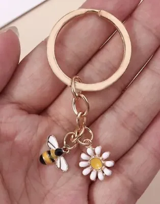 Bee & Daisy Rose Gold Coloured Metal Keyring - Bee Charm Cute Gift Bumble Bee • £2.94