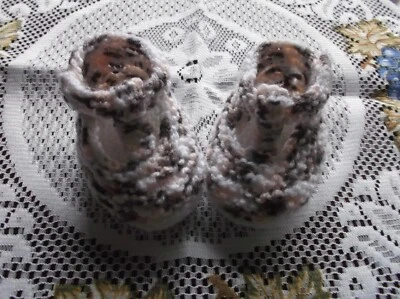 £1.95 • Buy Hand Knitted  Baby Shoes / Booties 0 -3 Months 