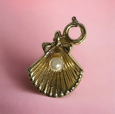 Vintage Avon Gold Toned Shell Charm Jewelry  • $11.11