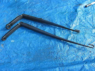 PAIR OF FRONT WIPER ARMS From BMW 316 Ti SE COMPACT E46 2001 • $26.08