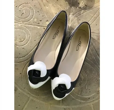 Midnight Velvet Black White Round Toe 7.5 Flats • $50