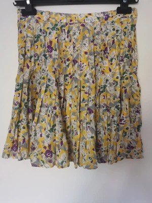 £1 • Buy Peekaboo 8 Pleated Skirt