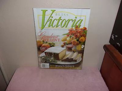 Victoria  Magazine. Decoratinf--gardens We Love  .. March / April 2009 • $15.47