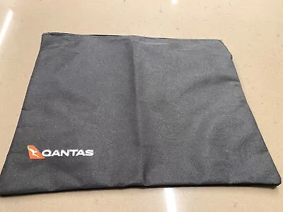 Qantas Lost Luggage Amenity Bag And Pajamas *NEW* • $9.99