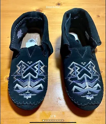 TOM'S Women's 6.5 Nepal Moccasin Boots NWOT Fold Down Boho Native • $35.95