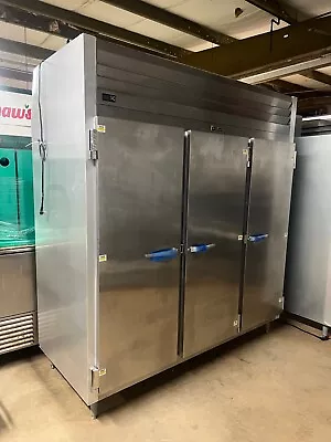 2023 Traulsen G30010 Reach In 3 Door Commercial Refrigerator Cooler NSF 115v • $4750