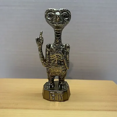 E.T. Extra Terrestrial Metal Die Cast Figure Statue Trophy 4 1/2”…. • $5.50