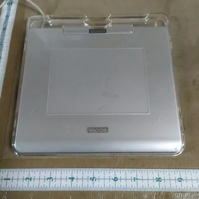 Wacom GRAPHIRE4 CTE-440 USB Tablet 5442 • $11.99