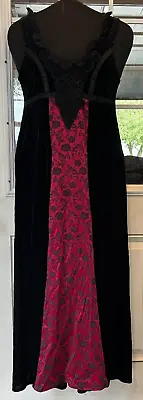 VTG The Creative Brand Cykxtees Velvet Black/Red Dress Medieval Womens M/L • $59.95