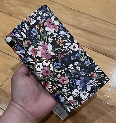 Time And Tru Women's Piper Clutch Wallet Vinyl Floral Print • $7.50