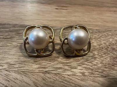 Marvella Vintage Faux Pearl Stud Earrings Pierced Ears Gold Tone • $7.99