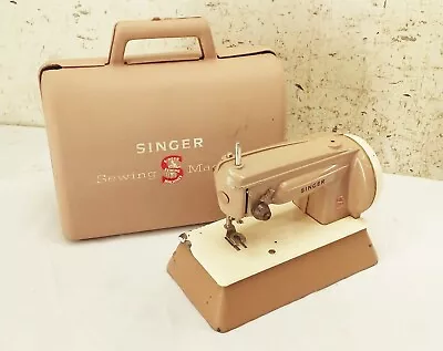 Vtg 1960s Singer Hand Crank Childs Toy Sewing Machine Sewhandy 40 Beige 22851 • $39.99