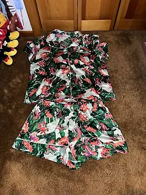 Victorias Secret Satin Short Pajama Set Tropical Floral Print Size Large • $20