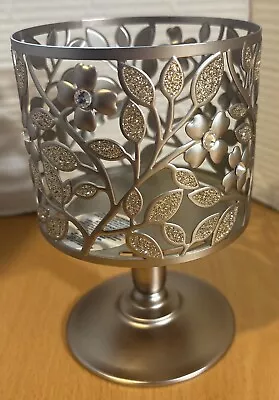 Bath & Body Works 6.5”T X 4”D Dogwood Pedestal 3-Wick Candle Holder • $10