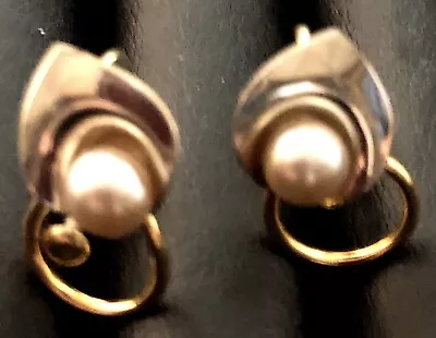 Vintage - Signed Van Dell 1/20 12 K Gf - Gold & Pearl Screw On Earrings • $12.50