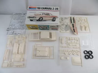Vintage Monogram 1969 CAMARO Z28 1/25 Model Kit 1977 #2220 • $34.61