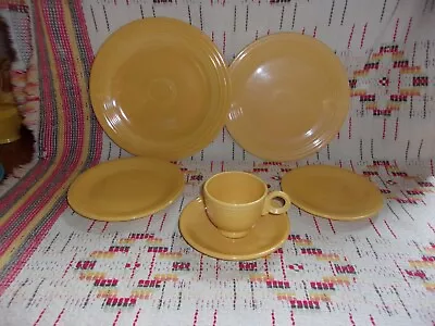 6 PIECE VINTAGE  YELLOW    FIESTA PLACE SETTING-FIESTAWARE     -          D9 • $49