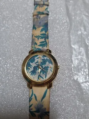 Le Chat Ladies Quartz Watch. Floral Design Leather Strap Unusual Design  • £1.99